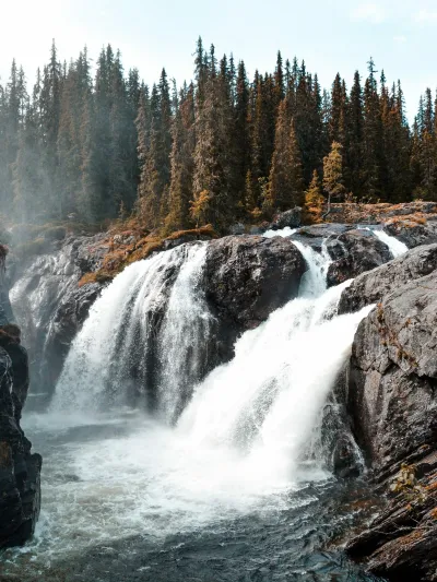 Rjukandefossen om høsten.