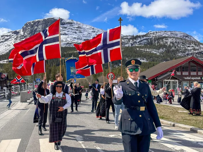 Flaggbæring i Hemsedal 17 Mai tog