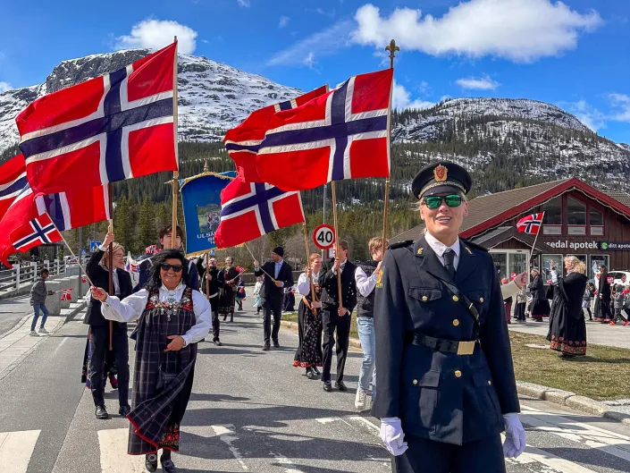 Flaggbæring i Hemsedal 17 Mai tog