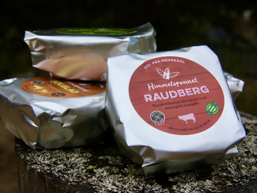 Tre oster som blir solgt fra himmelspannet i Hemsedal