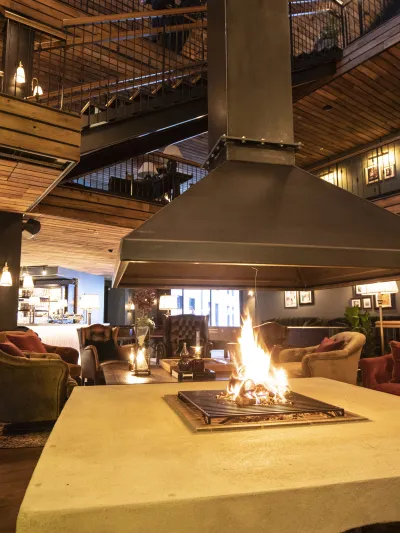 Innendørs peis på fyri