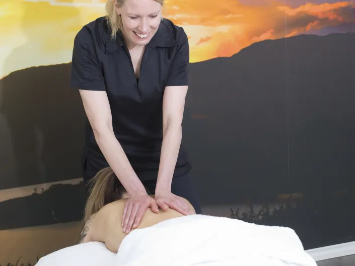 Massage helselaben.