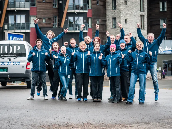 IDP 2016, mennesker som har henda i været.