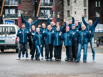 IDP 2016, mennesker som har henda i været.