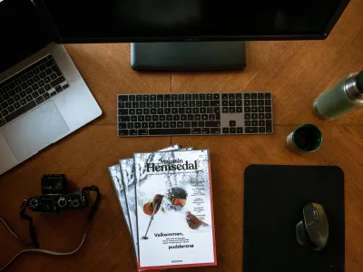 Magasin Hemsedal på kontorpult.