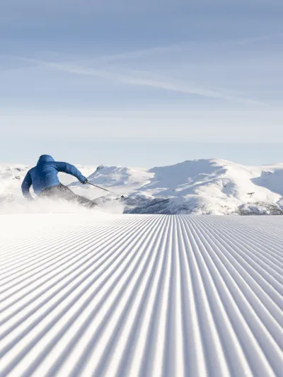 Ski Star Ola Mattsson, som kjører ny-preppede løyper.