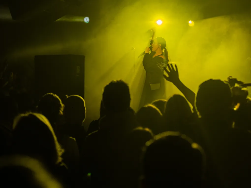 Artist som synger på nattklubben på stavkroa i Hemsedal