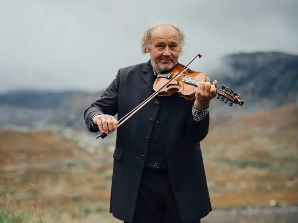 Knut Fausko spelemann i vigsle.