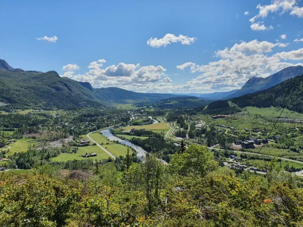 Utsikt utover Hemsedal, sommertider.