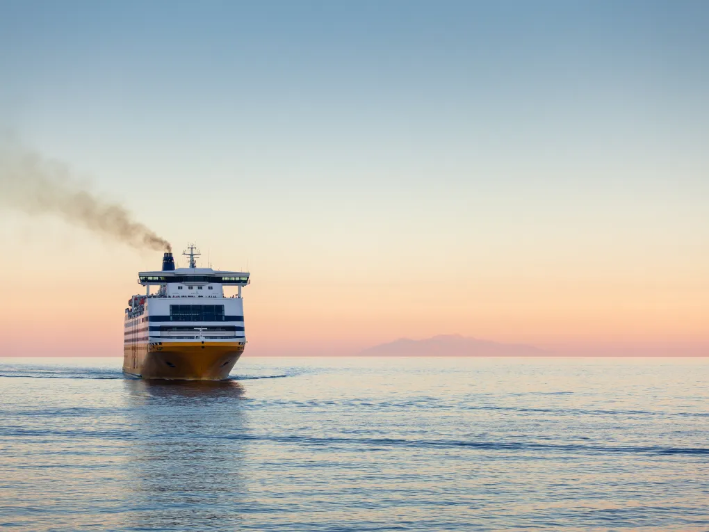 Cruise i soloppgang.