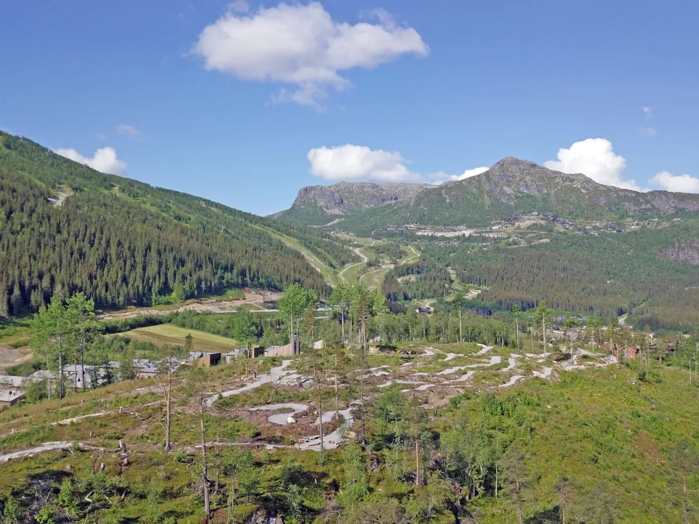 Sommer i skisenteret.