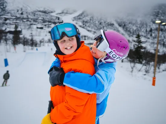Two friends skiing in Hemsedal ski resort Adrian Leversby Visit Norway mini